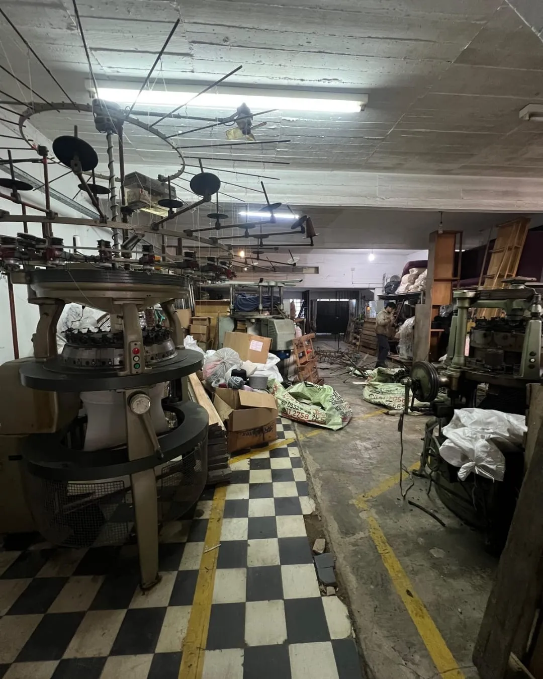 Material antes del retiro — Fábrica textil